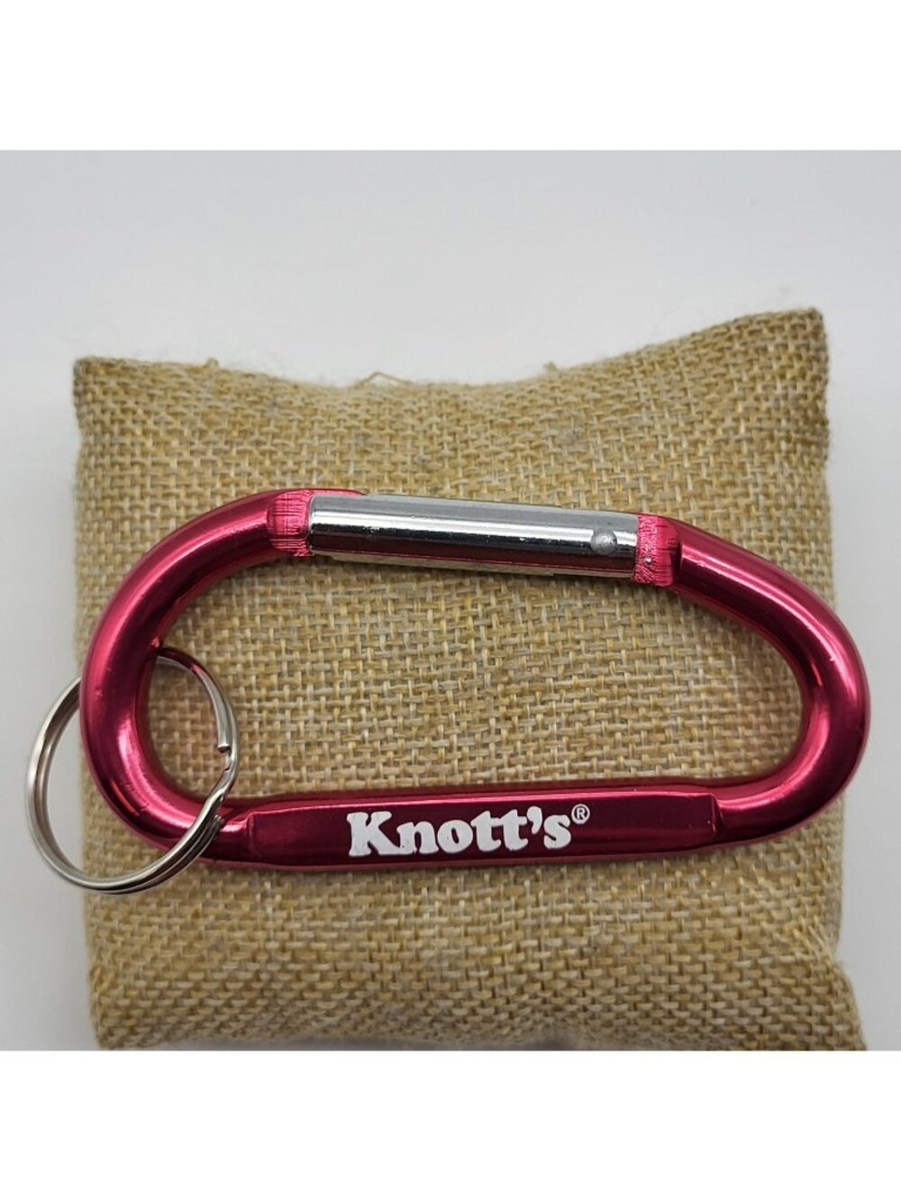 Vintage Knott's Berry Farm clip carabiniere keychain Amusement park  souvenir